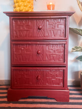 Afbeelding in Gallery-weergave laden, *ISSA* kastje rood