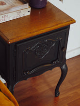 Afbeelding in Gallery-weergave laden, *MORTICIA* zwart kastje