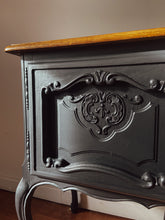 Afbeelding in Gallery-weergave laden, *MORTICIA* zwart kastje