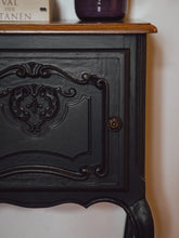 Afbeelding in Gallery-weergave laden, *MORTICIA* zwart kastje