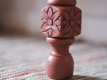 Afbeelding in Gallery-weergave laden, Prachtig gedetailleerd tafeltje