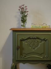 Afbeelding in Gallery-weergave laden, *LOUIS* kastje olijfgroen