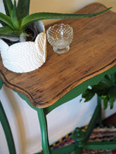 Afbeelding in Gallery-weergave laden, Prachtig groen bijzettafeltje